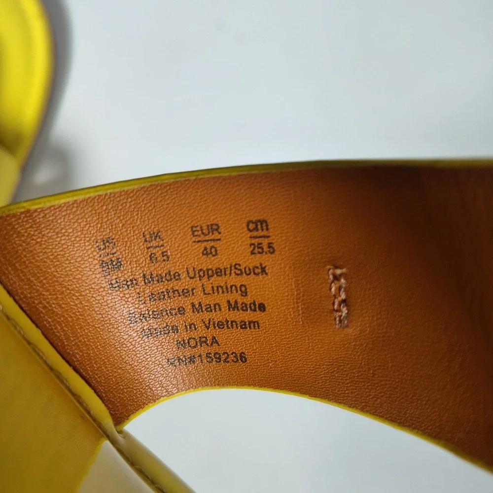 J. McLaughlin Nora Patent Leather Yellow Thong Sandals Flat Slides Womens 9
